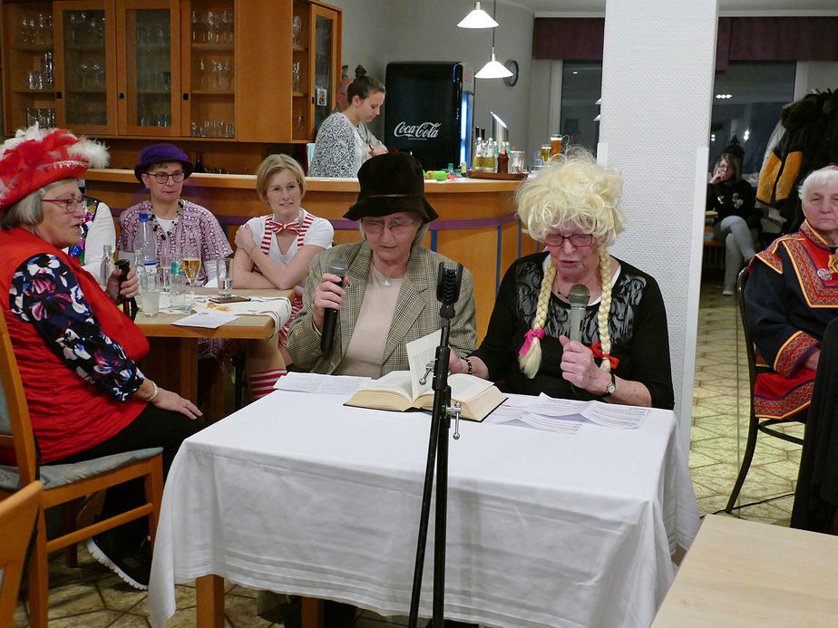 Frauenkarneval der kfd im Landhotel Weinrich (Foto: Karl-Franz Thiede)